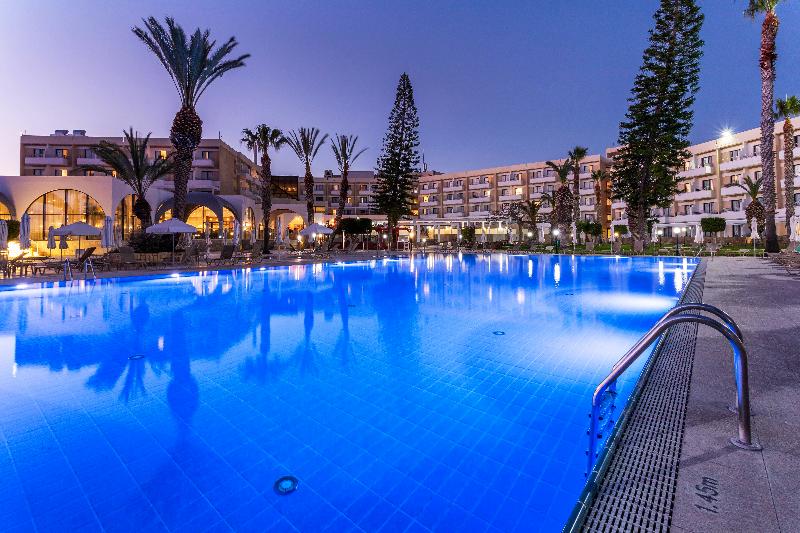 هتل Louis Phaethon Beach
