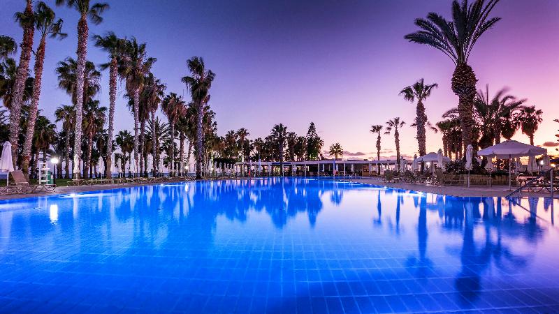 هتل Louis Phaethon Beach