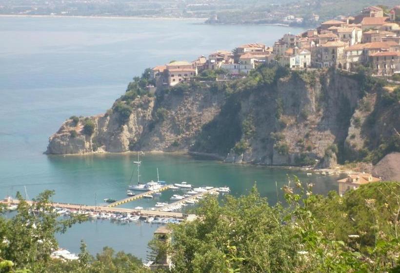تختخواب و صبحانه La Roccia