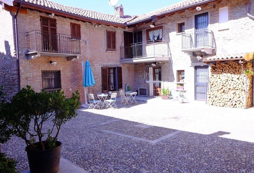 هتل B&b La Corte Suites