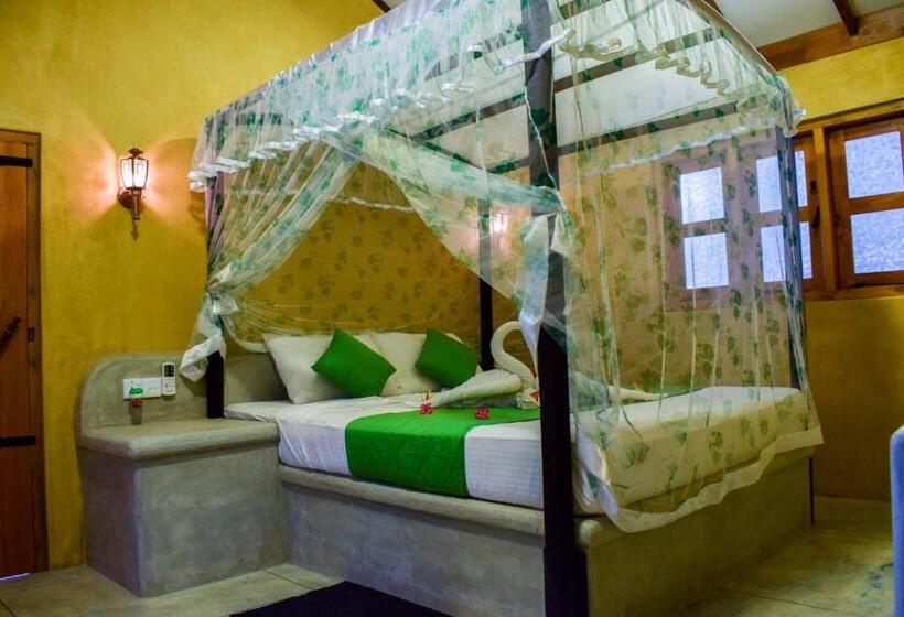 호텔 Omeesha Beach