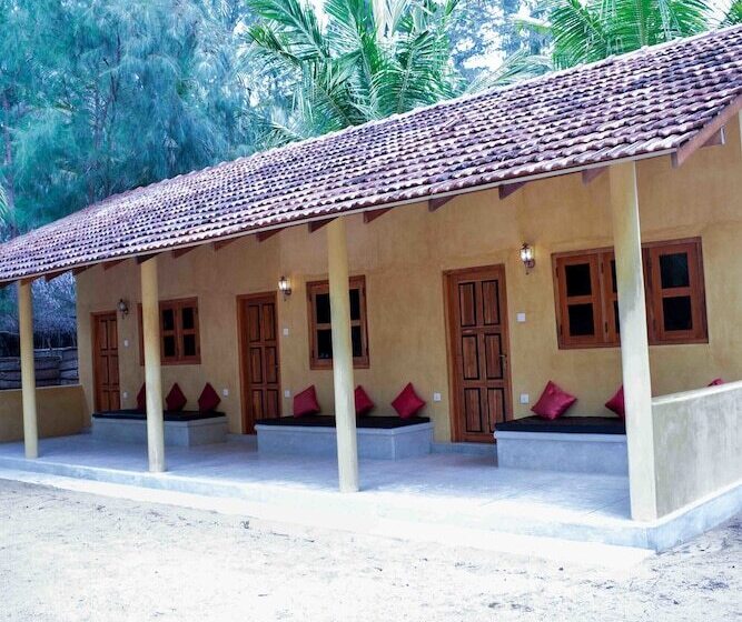 호텔 Omeesha Beach