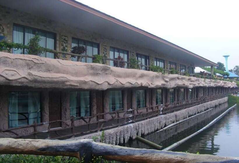 Chart Thip Resort