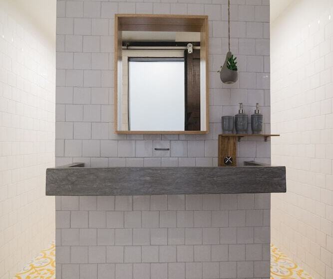 فندق Chernchan Hostel