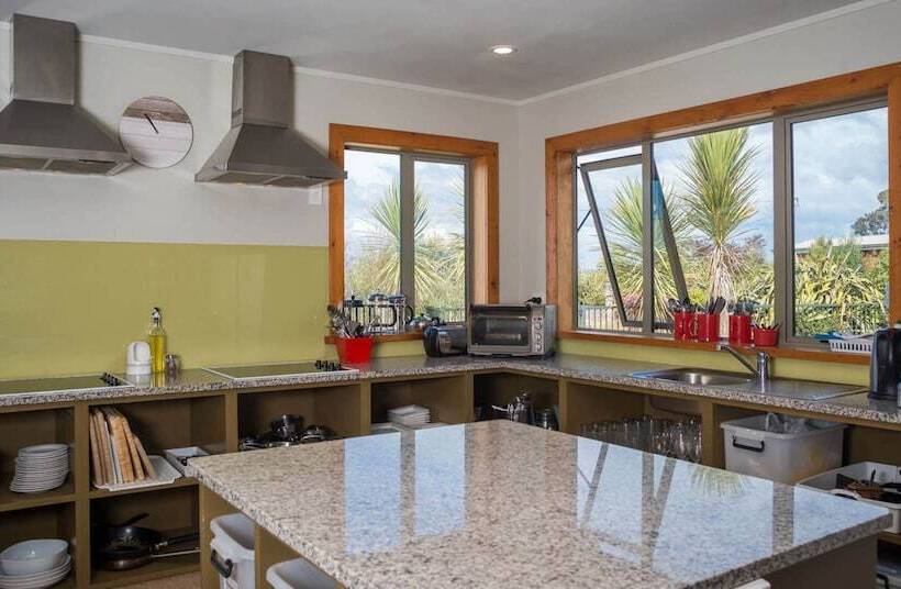 בית מלון כפרי Eden's Edge Lodge