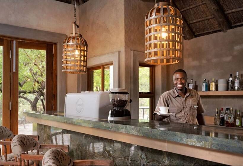 هتل Lush Private Game Lodge