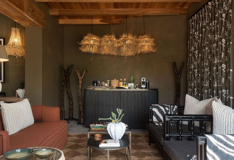 هتل Lush Private Game Lodge