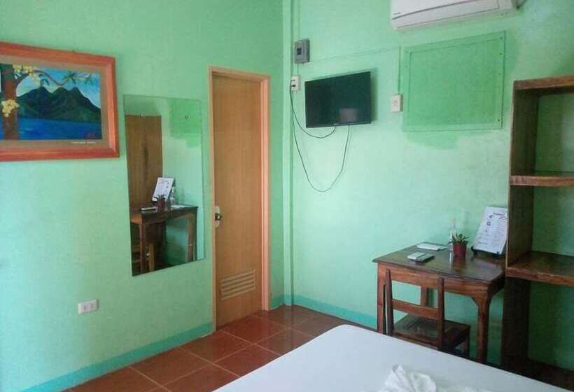 ホテル Reddoorz At July S Haven Seaside Pension Camiguin