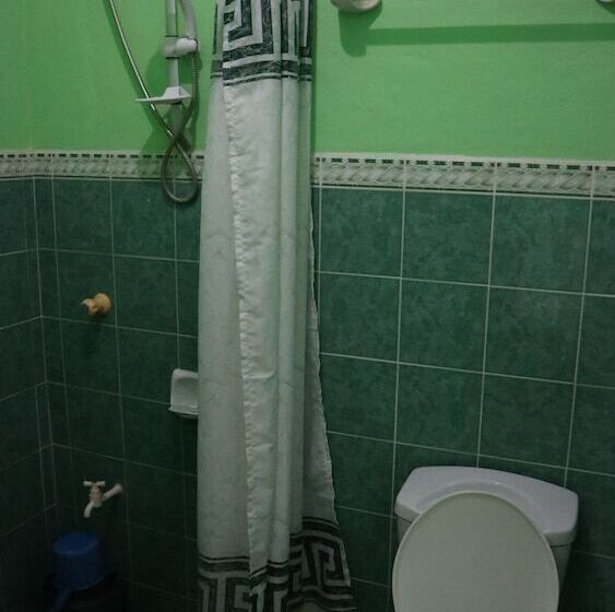 ホテル Reddoorz At July S Haven Seaside Pension Camiguin
