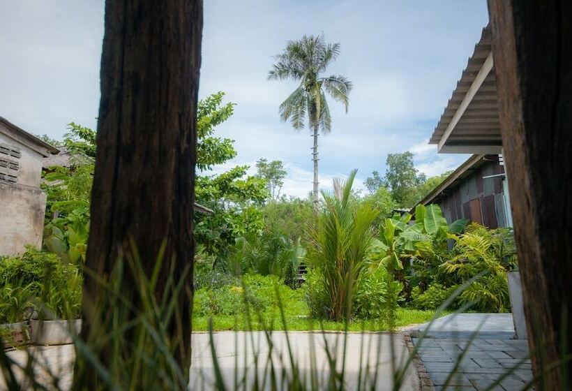 Trat 101 Hotel   Sha Certified