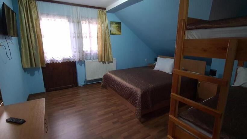 Pensiunea Aurora  Hostel Voineasa