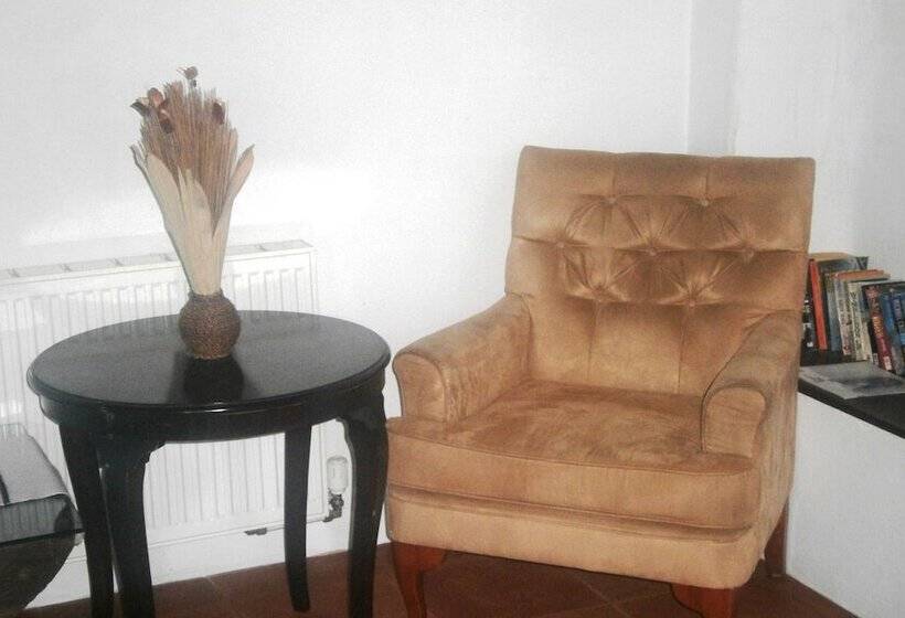 בית מלון כפרי Ambelikos Traditional Agro