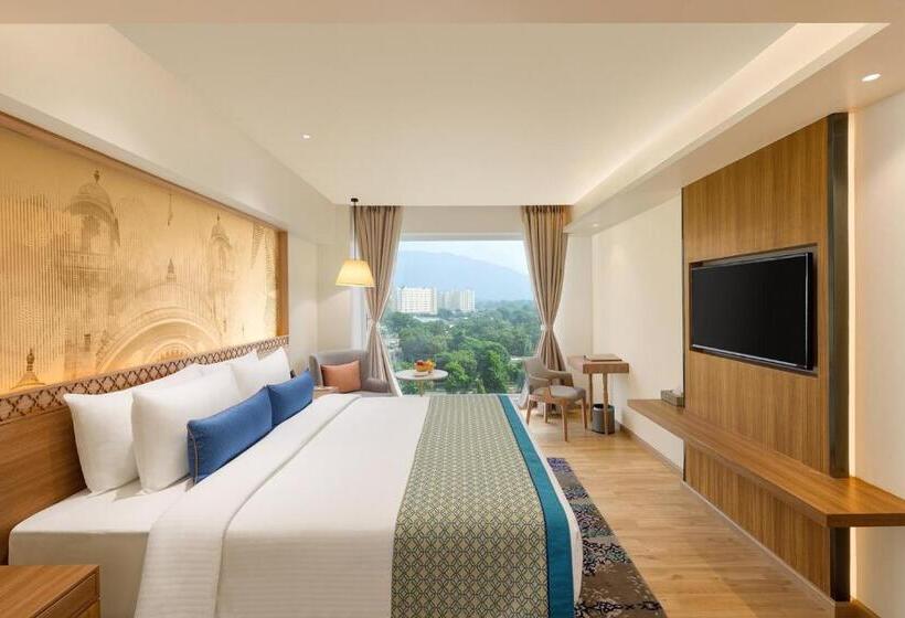 Отель Bellevue Sarovar Premiere Junagadh