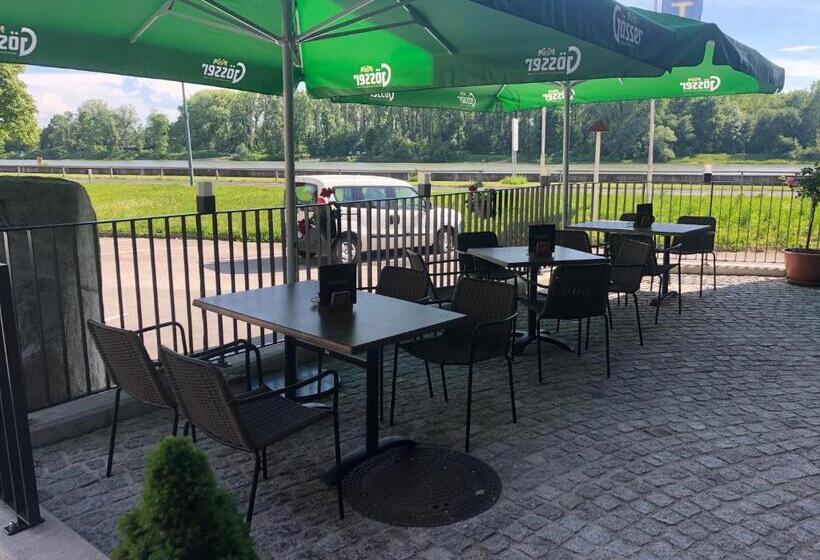 ホテル Donauhof Mauthausen