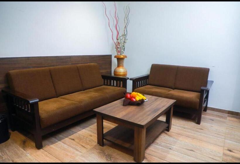 호텔 The Byke Suraj Club, Junagadh