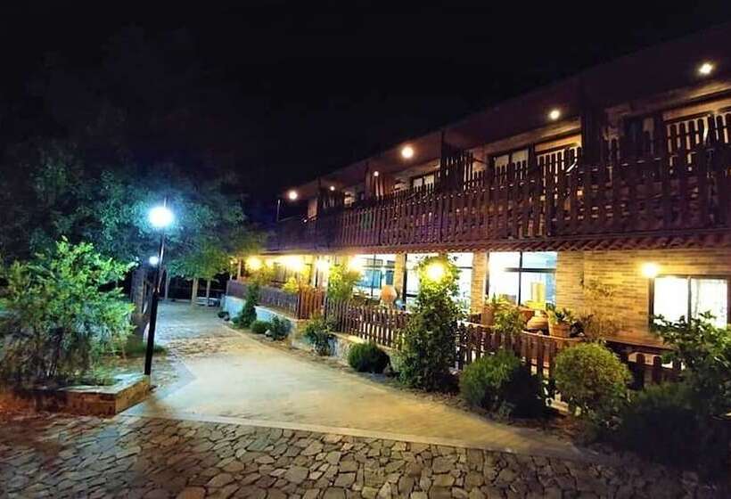 پانسیون Perneia Rooms