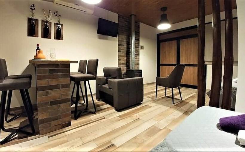 پانسیون Perneia Rooms