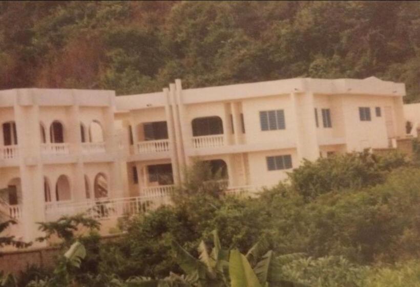 منتجع Jackson Guesthouse Anomabo