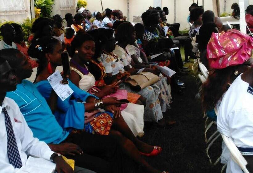 منتجع Jackson Guesthouse Anomabo