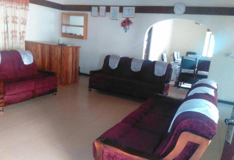 منتجع Jackson Guesthouse Anomabo