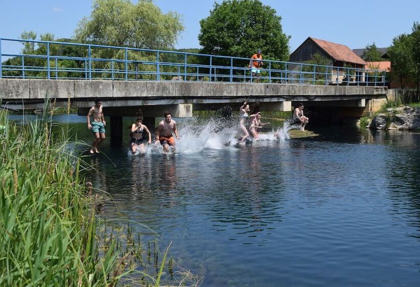 Dragan’s Den Plitvice Hostel