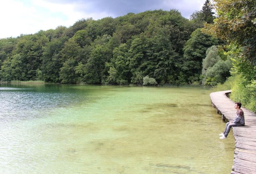 Dragan’s Den Plitvice Hostel