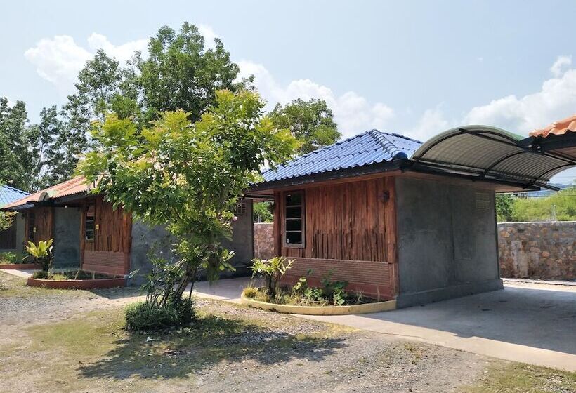هتل Taweesuckkittiya Resort