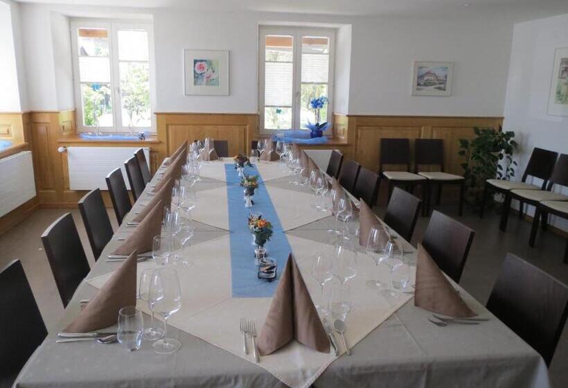 فندق صغير Le Relais Du Château Monney