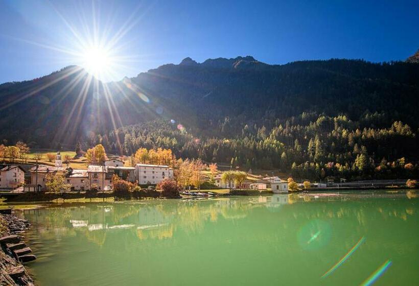 ホテル Albergo Ristorante Miralago