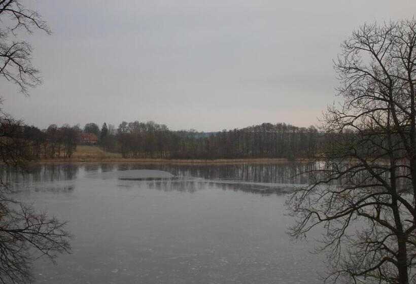 ホテル Schloss & Gut Ulrichshusen