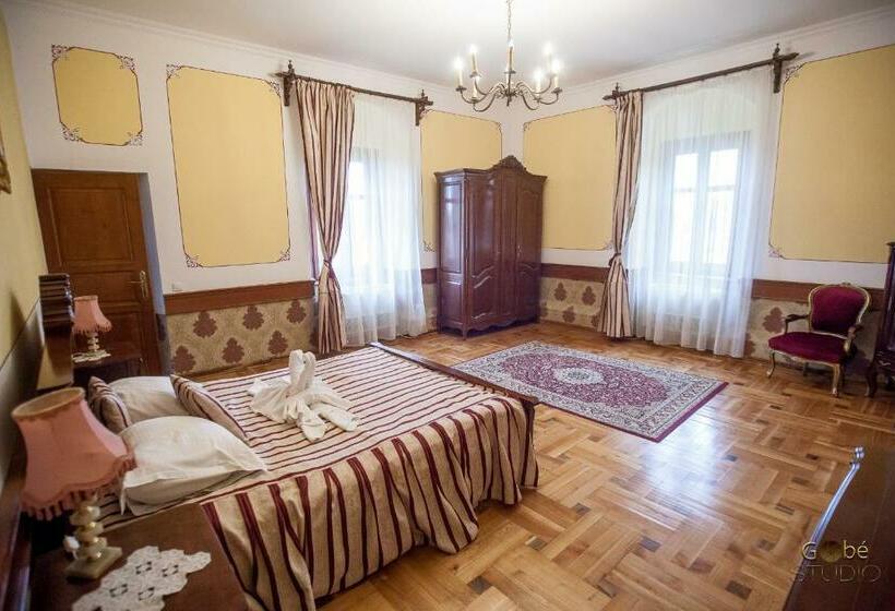 پانسیون Castel Haller