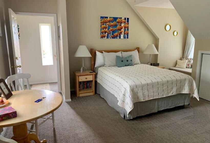 مبيت وإفطار Fox Hollow Inn