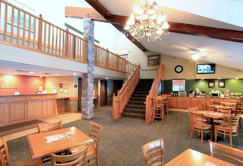 هتل Americinn By Wyndham Cedar Rapids Airport