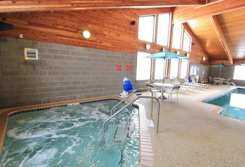 هتل Americinn By Wyndham Cedar Rapids Airport