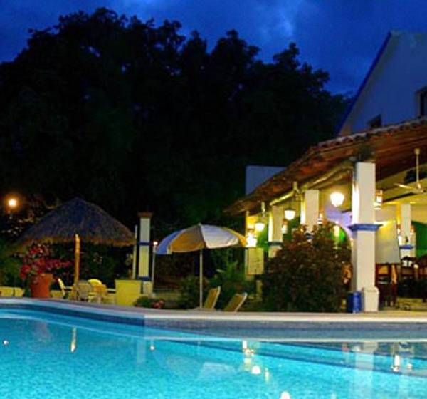 هتل Best Western Posada Chahue
