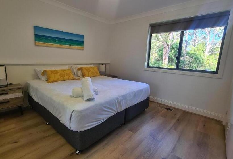 Отель Stay At Raffertys Resort