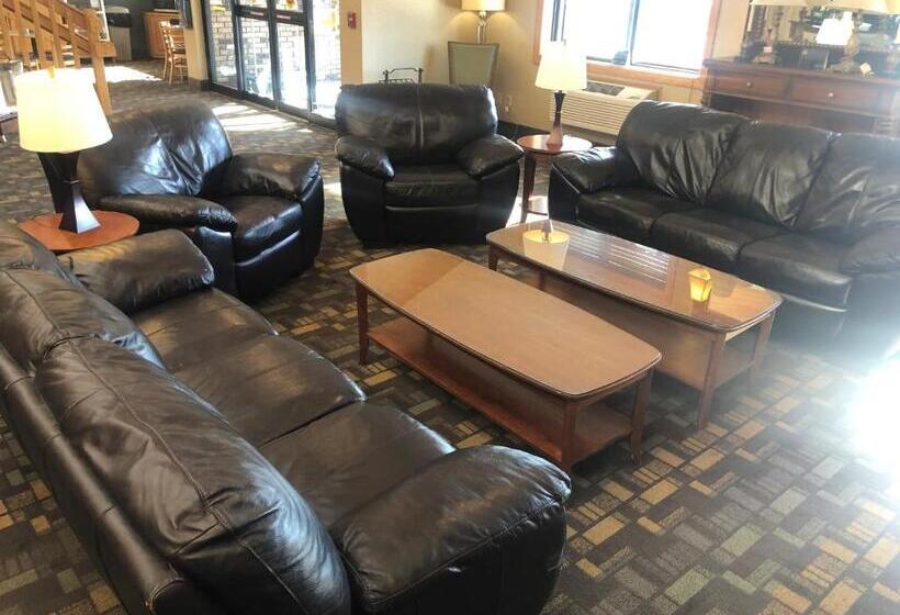 Cobblestone Hotel & Suites   Wisconsin Rapids