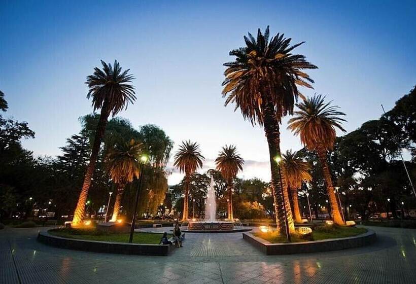 هتل Crillon Mendoza