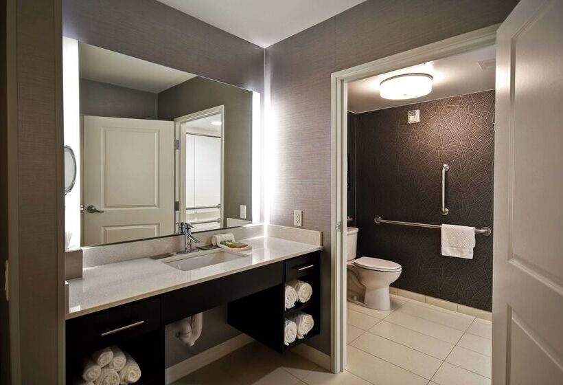 هتل Doubletree By Hilton Deadwood At Cadillac Jack's