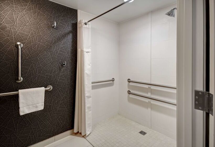 هتل Doubletree By Hilton Deadwood At Cadillac Jack's