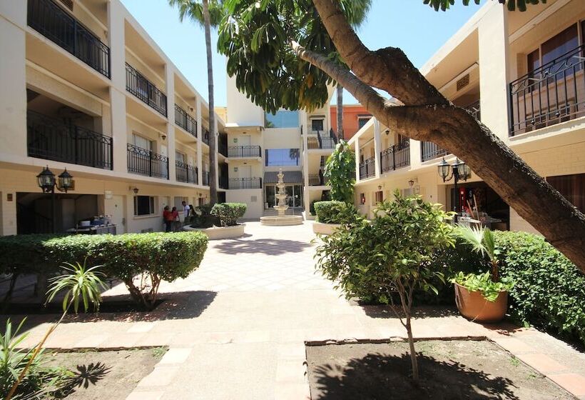 فندق El Camino Inn & Suites