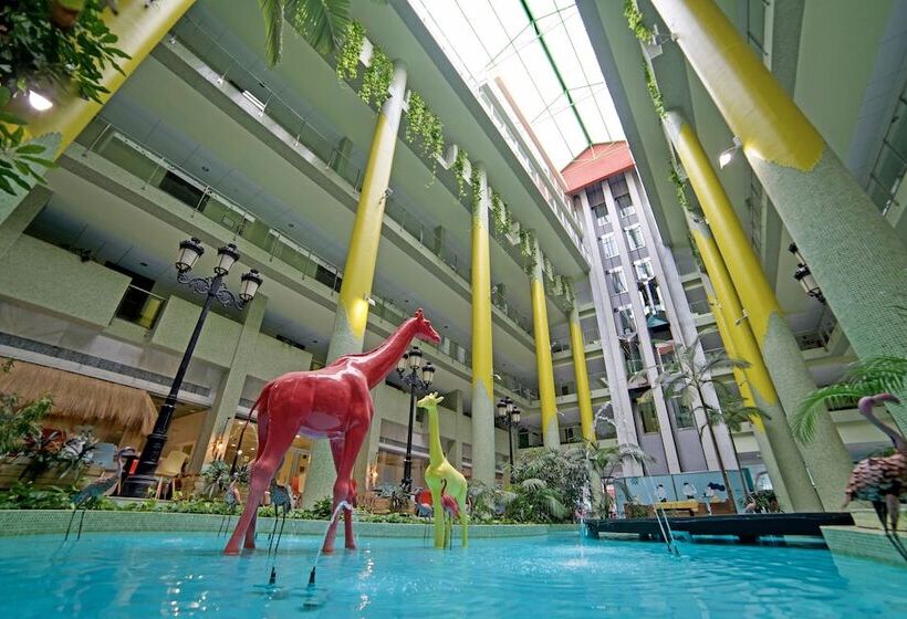 هتل Holiday World Riwo