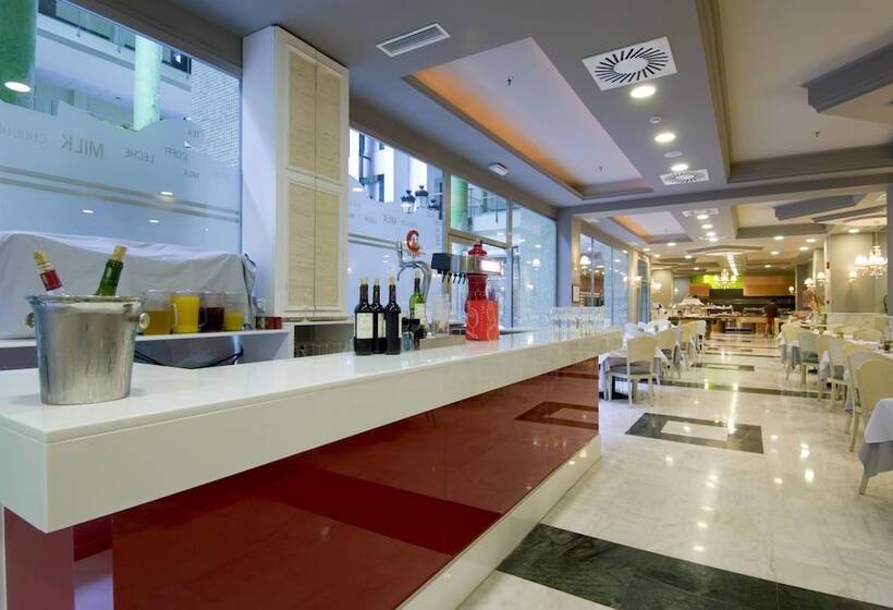 هتل Holiday World Riwo