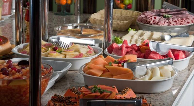 هتل Iracema Travel