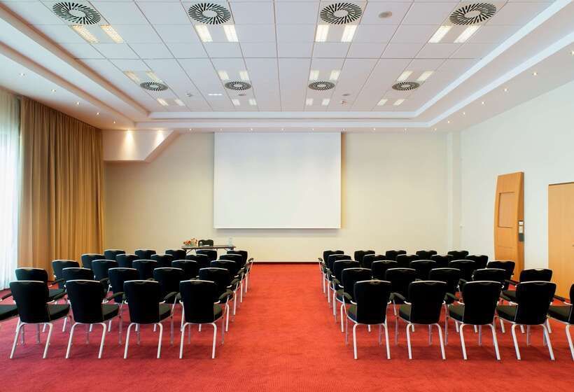 هتل NH Vienna Airport Conference Center