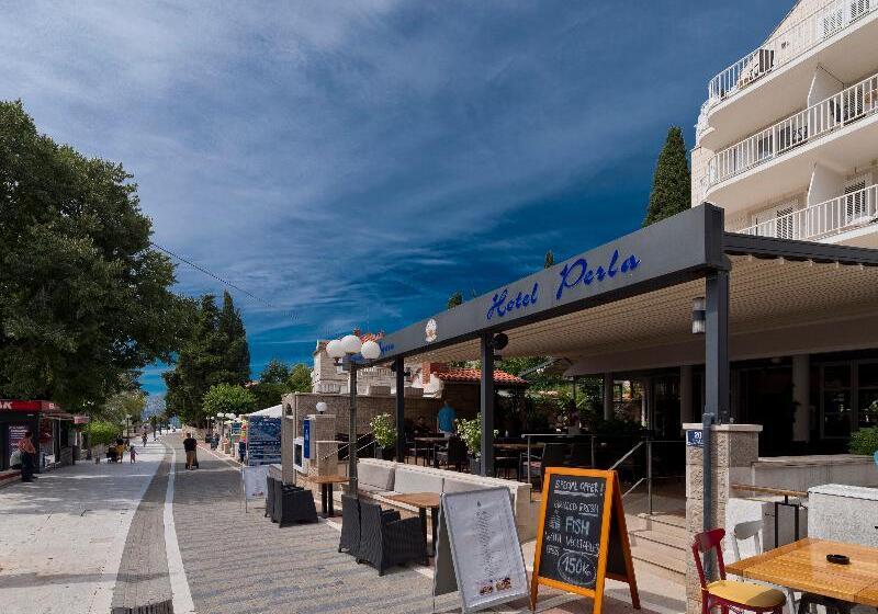 호텔 Perla