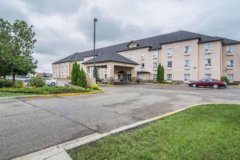هتل Quality Inn & Suites Yorkton