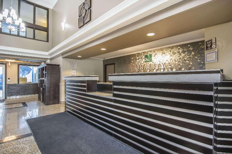هتل Quality Inn & Suites Yorkton
