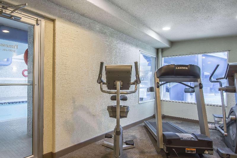 هتل Quality Inn & Suites Yorkton