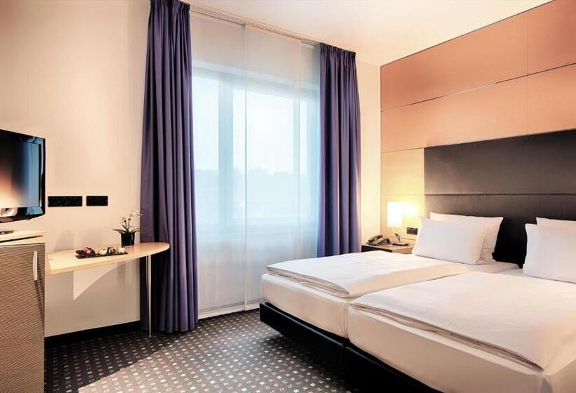 هتل Ramada By Wyndham Essen